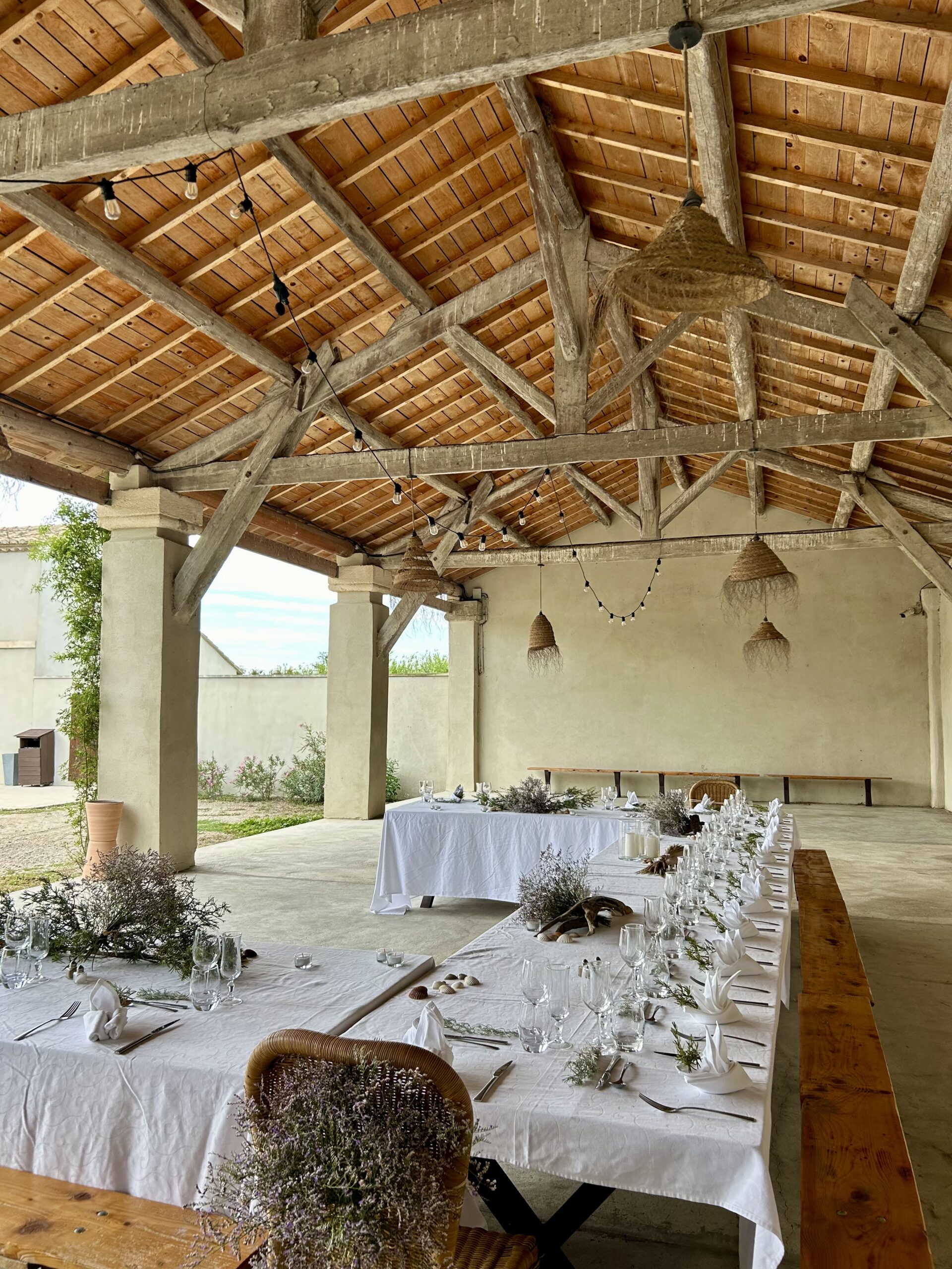 Remise mariage décoration table sauvage
